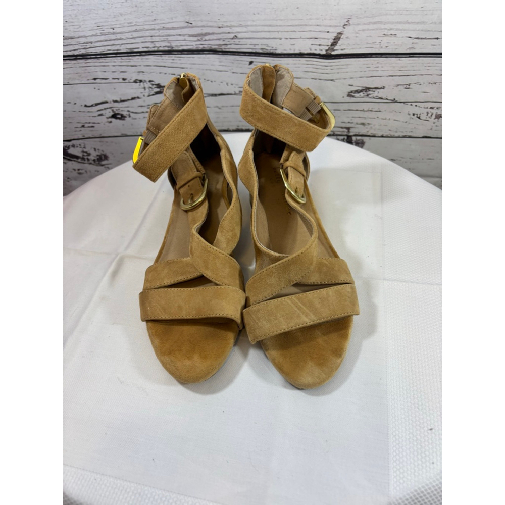 Women's Bettye Muller Tan Suede Gold Buckle Sandals Size 7.5